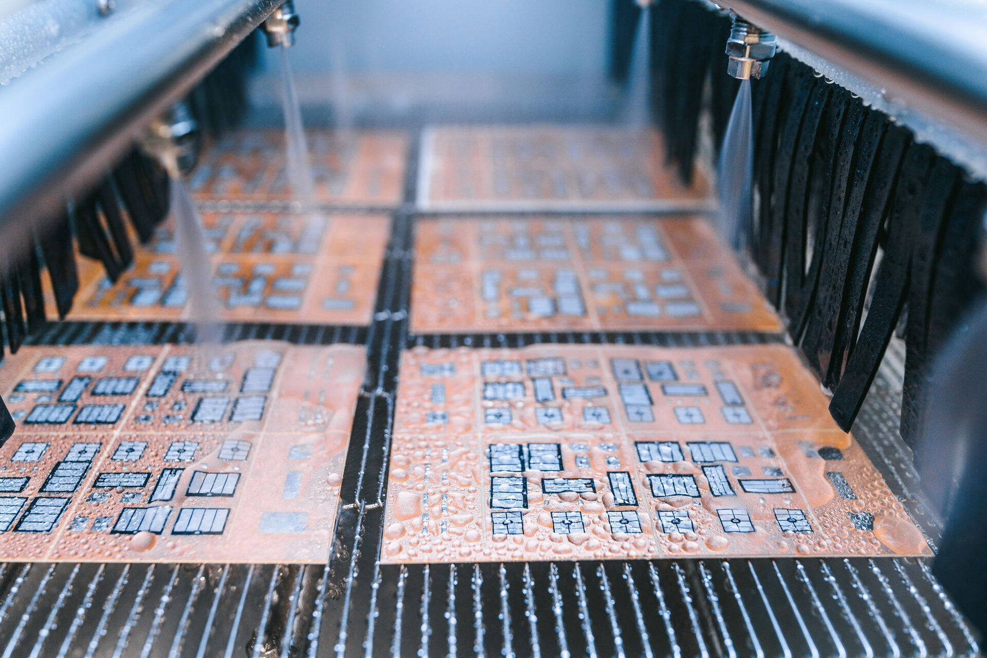 Surface analysis and targeted modification to optimise joining processes in power modules. | © @The Sour Cherry Fotografie - Michaela Curtis
