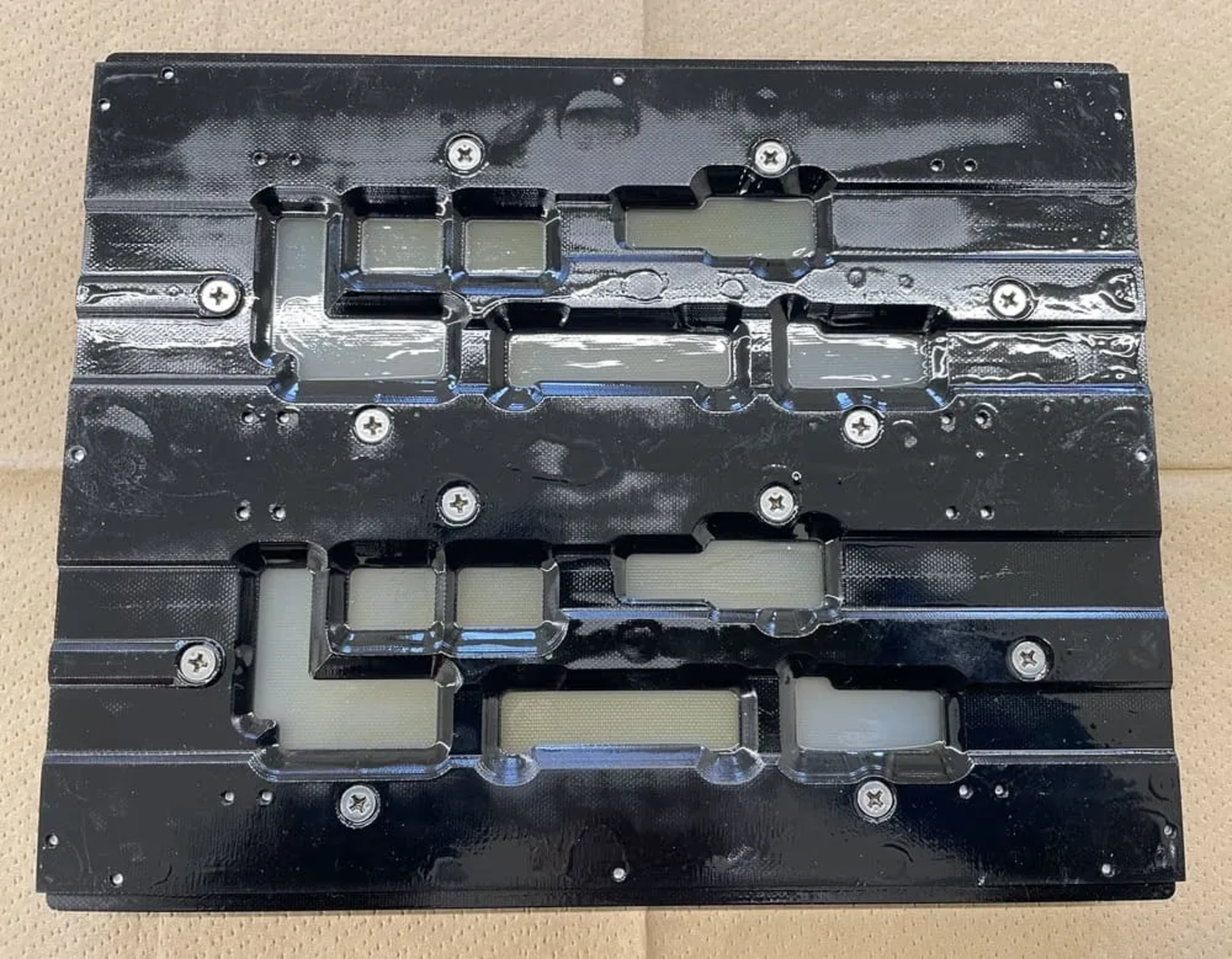 パレット洗浄試験における洗浄前のパレット